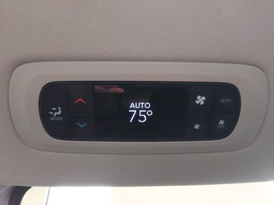 2023 Chrysler Pacifica — photo 30 view