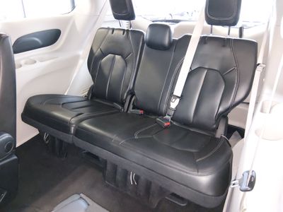 2023 Chrysler Pacifica — photo 18 view