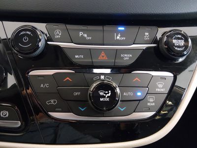 2023 Chrysler Pacifica — photo 20 view