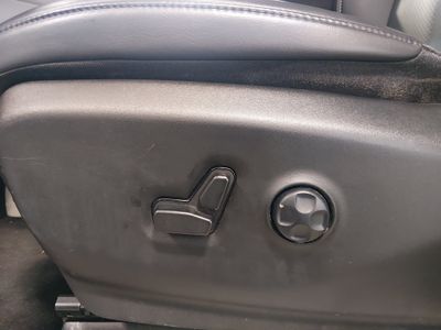 2023 Chrysler Pacifica — photo 28 view