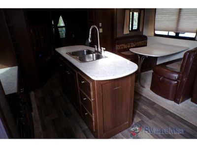 2017 Keystone RV Premier Ultra Lite - Photo 15