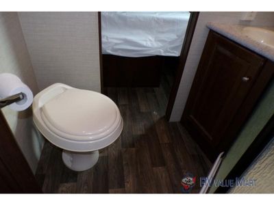 2017 Keystone RV Premier Ultra Lite - Photo 34