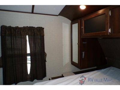 2017 Keystone RV Premier Ultra Lite - Photo 31