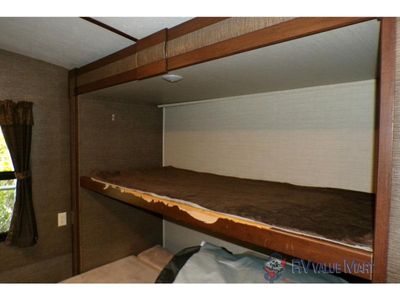 2017 Keystone RV Premier Ultra Lite - Photo 24