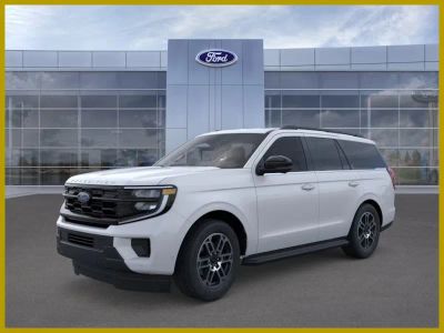 2026 Ford Expedition in YZ White — front three-quarter view