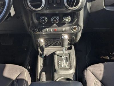 2013 Jeep Wrangler — photo 17 view