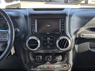 2013 Jeep Wrangler — photo 16 view