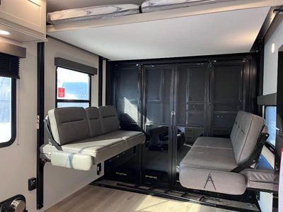 2026 Grand Design Momentum G-Class - Photo 9