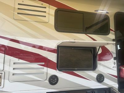2017 Tiffin Motorhomes Wayfarer - Photo 6