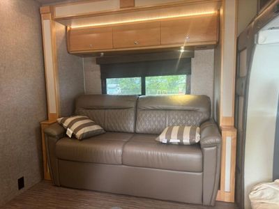 2017 Tiffin Motorhomes Wayfarer - Photo 11