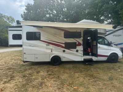 2017 Tiffin Motorhomes Wayfarer - Photo 4