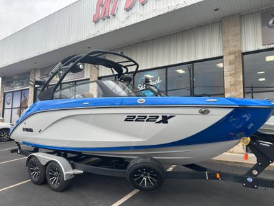 2025 Yamaha 222 XE - Photo 2