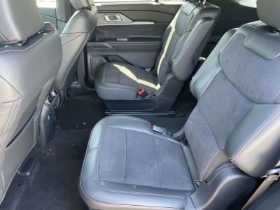 2026 Ford Explorer — photo 12 view