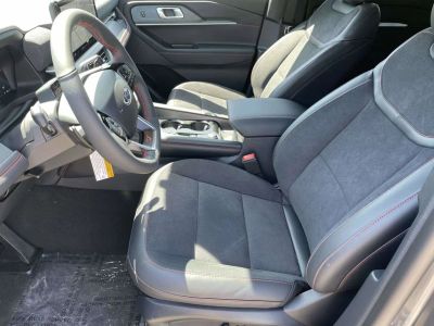 2026 Ford Explorer — photo 13 view