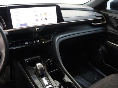 2024 Toyota Crown AWD — photo 16 view