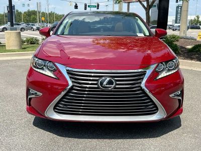 2017 Lexus ES — interior view