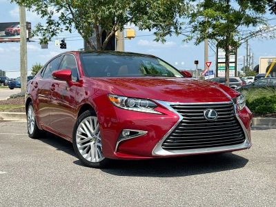 2017 Lexus ES — side profile view