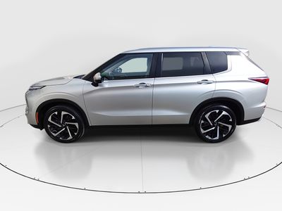 2024 Mitsubishi Outlander - Photo 4