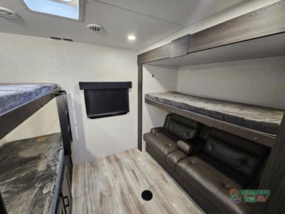2026 Venture RV SportTrek - Photo 43