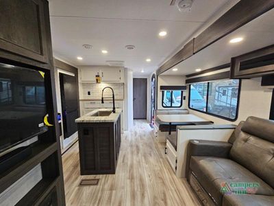 2026 Venture RV SportTrek - Photo 10