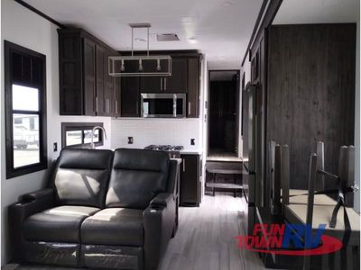 2025 Keystone RV Fuzion - Photo 14