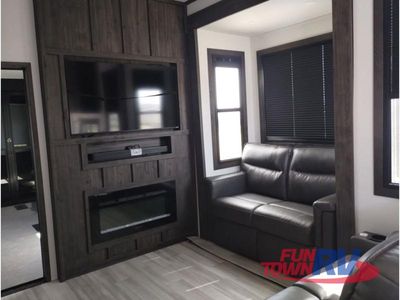 2025 Keystone RV Fuzion - Photo 25