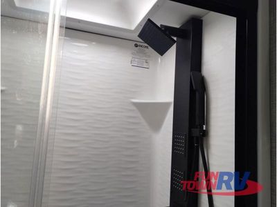 2025 Keystone RV Fuzion - Photo 42