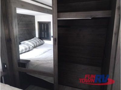 2025 Keystone RV Fuzion - Photo 49