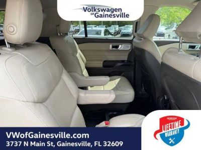 2020 Ford Explorer — photo 8 view