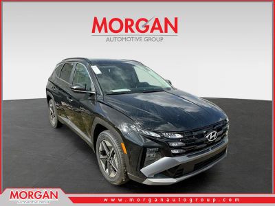 2026 Hyundai TUCSON SEL in Phantom Black — front three-quarter view