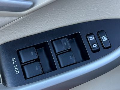 2010 Toyota Prius - Photo 13