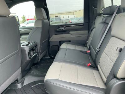 2026 Chevrolet Silverado 2500HD — photo 17 view