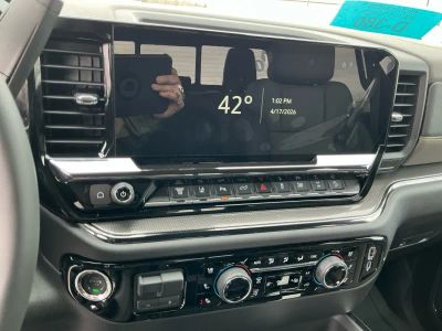 2026 Chevrolet Silverado 2500HD — photo 12 view