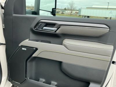 2026 Chevrolet Silverado 2500HD — photo 21 view