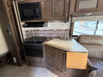 2019 Coachmen RV Freelander - Photo 13