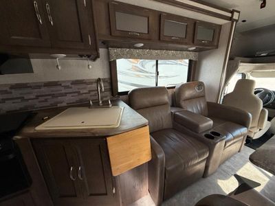 2019 Coachmen RV Freelander - Photo 12