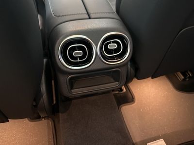 2026 Mercedes-Benz GLC — photo 21 view