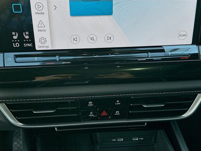2026 Volkswagen Atlas Cross Sport - Photo 14