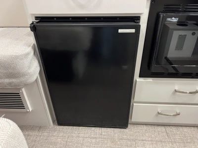 2025 Jayco SWIFT - Photo 9