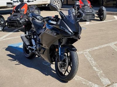 2026 Yamaha YZF-R3 - Photo 4
