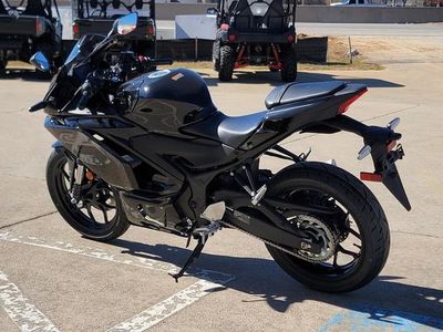 2026 Yamaha YZF-R3 - Photo 9
