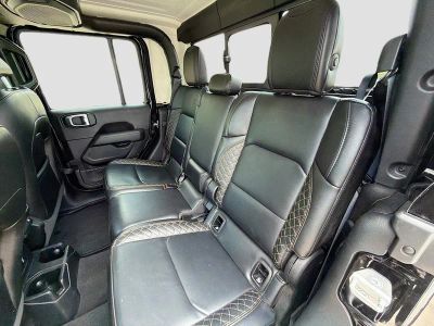 2021 Jeep Gladiator — photo 18 view