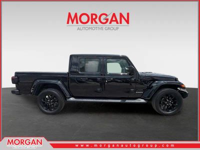 2021 Jeep Gladiator — side profile view