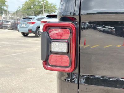 2021 Jeep Gladiator — photo 10 view
