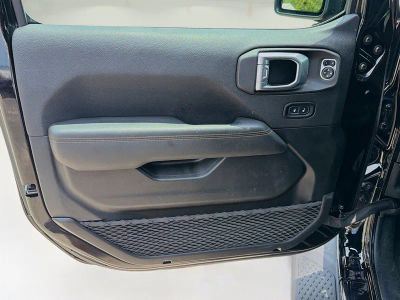 2021 Jeep Gladiator — photo 19 view