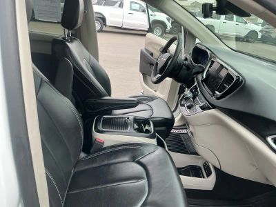 2023 Chrysler Pacifica — photo 20 view