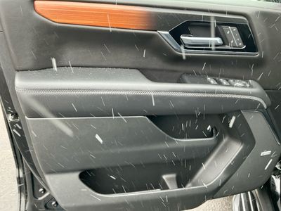 2025 GMC Yukon - Photo 15
