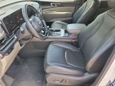2025 Kia Carnival - Photo 4
