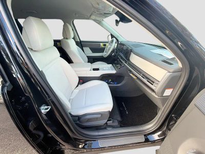 2026 Hyundai SANTA FE HYBRID — photo 16 view