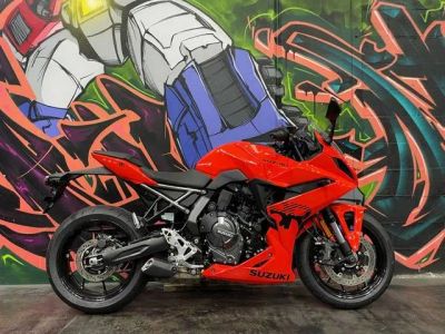 2026 Suzuki GSX-8R — front three-quarter view